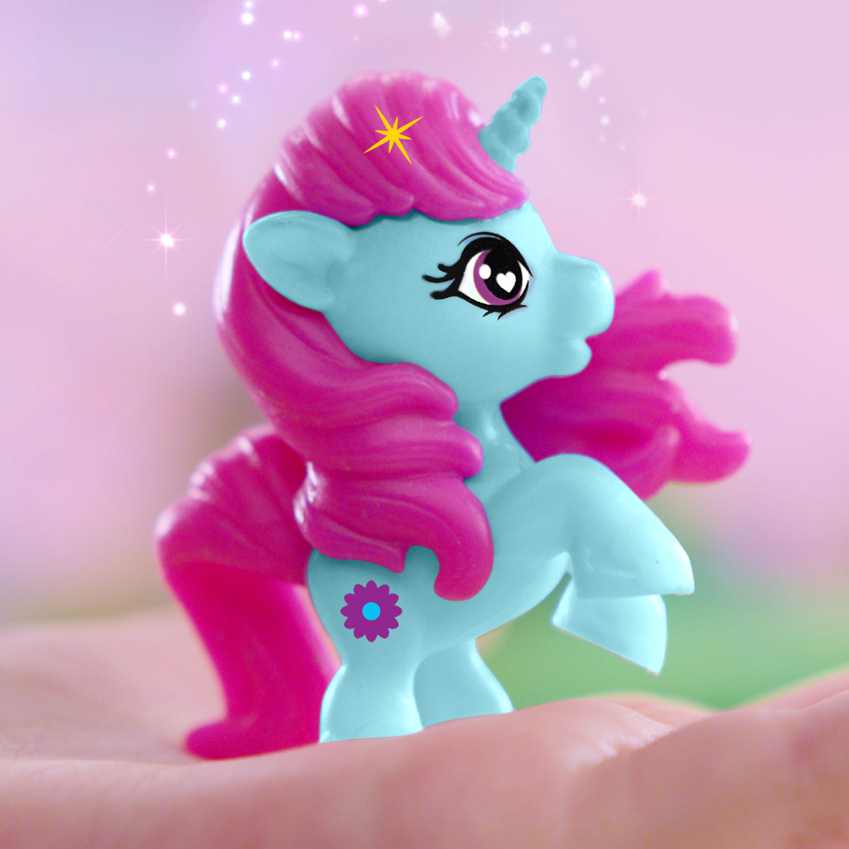LITTLE UNICORN MYSTERY EGGS - US 8809